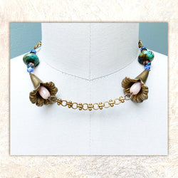FLORAL BEADED COLLAR NECKLACE : Brass & Turquoise G i l d e d   M a n e