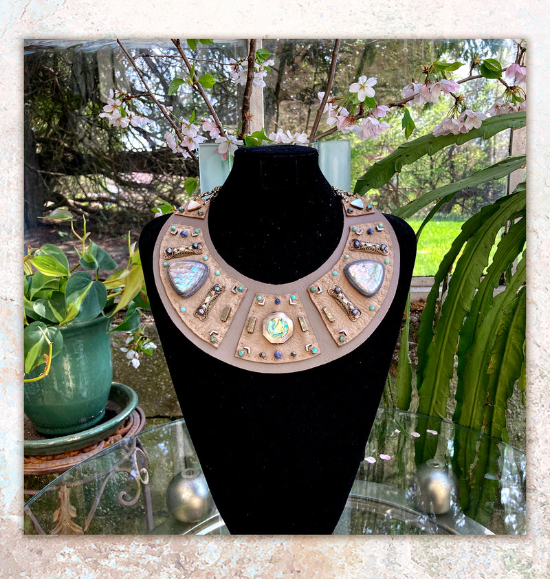 GAIA COLLAR : Abalone Shell on Taupe Grey Leather