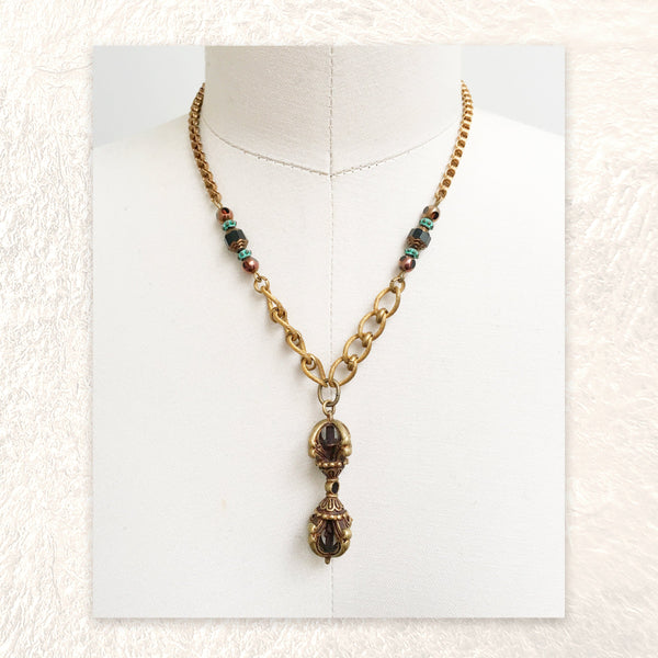 PENDANT NECKLACE : Vintage Brass G i l d e d   M a n e