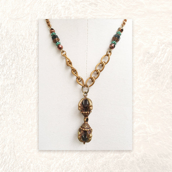 PENDANT NECKLACE : Vintage Brass G i l d e d   M a n e