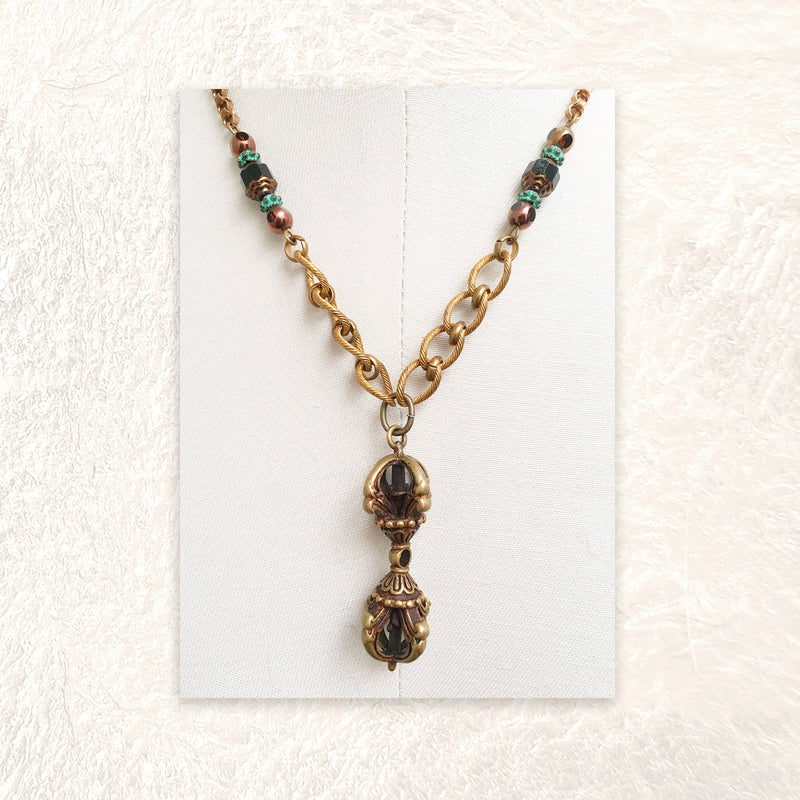 PENDANT NECKLACE : Vintage Brass G i l d e d   M a n e